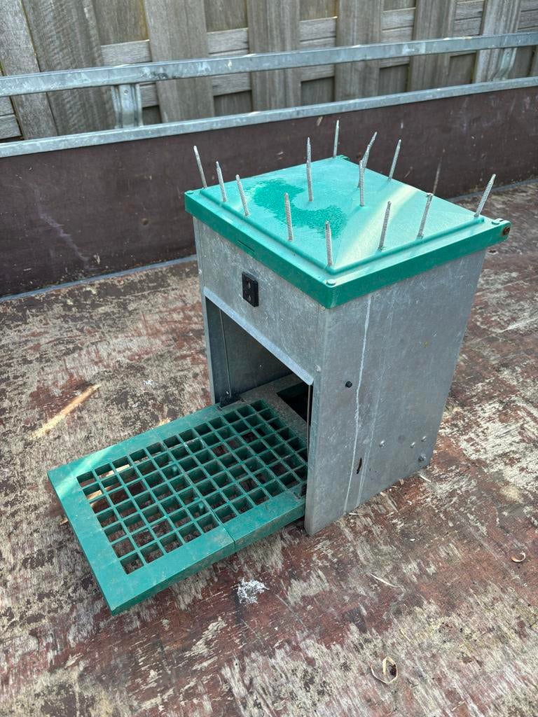 Voerbak automatisch Feedomatic 5kg, Dieren en Toebehoren, Pluimvee | Toebehoren, Ophalen, Drinken en Voederen