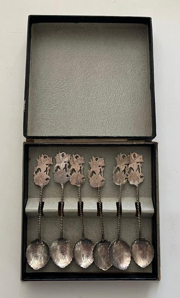 Zes Djokja Zilveren Lepeltjes met Wajang pop motief  1949, Verzenden