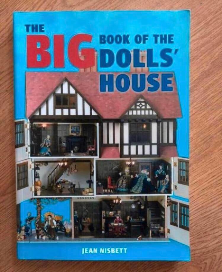 The Big book of Dolls House Nisbett Poppenhuis, Boeken, Ophalen of Verzenden, Zo goed als nieuw, Overige onderwerpen