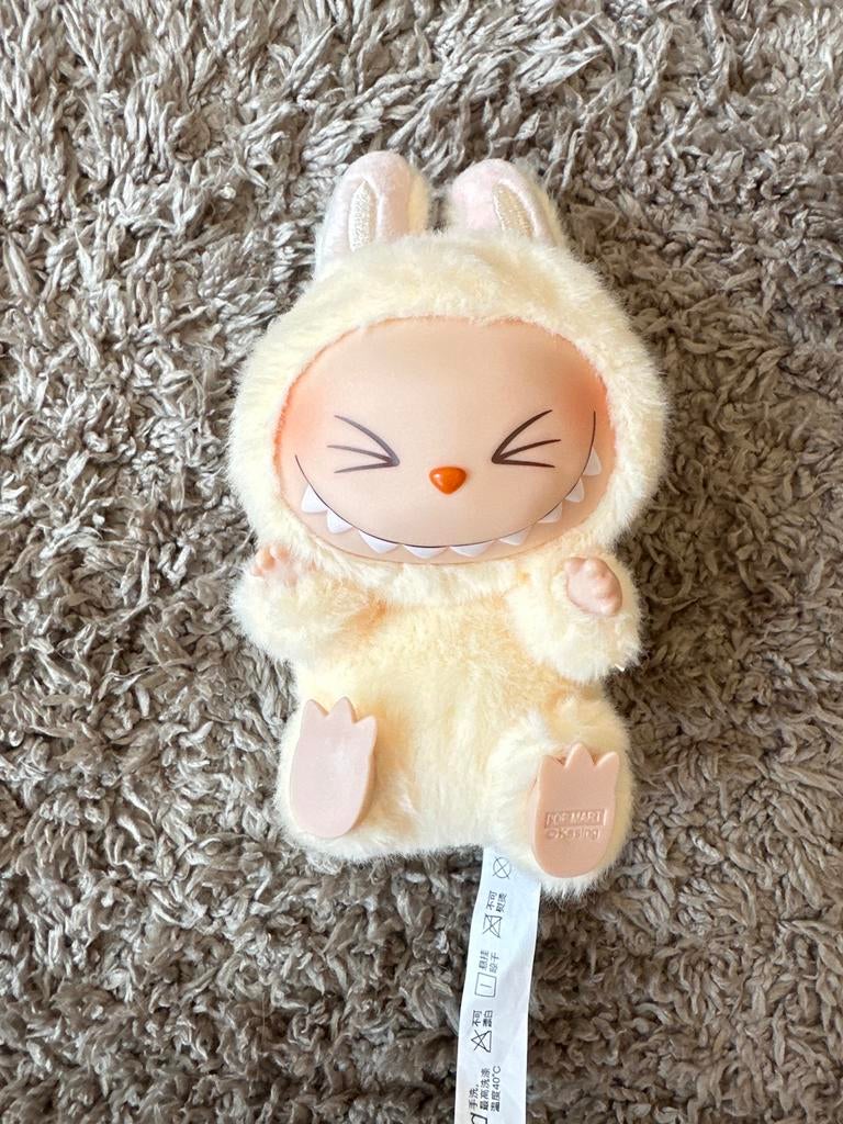 Labubu The Monsters have a seat collectie, Ophalen of Verzenden, Zo goed als nieuw, Overige typen