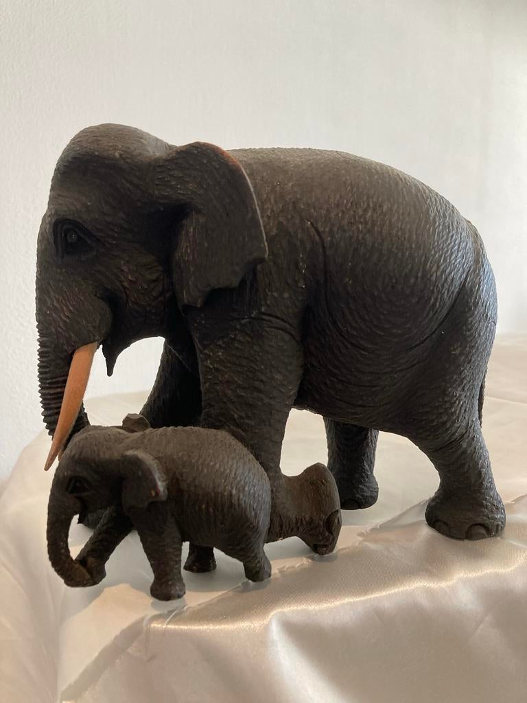 Houtsnijwerk olifant moeder met jong, donkergrijs, Antiek en Kunst, Kunst | Beelden en Houtsnijwerken, Houtsnijwerk, Minder dan 20 cm