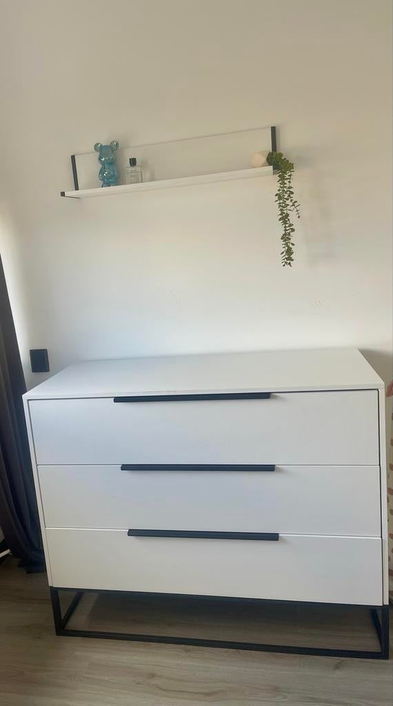 Complete babykamer set – bed, commode en wandplank, Kinderen en Baby's, Kinderkamer | Complete kinderkamers, Ophalen, Gebruikt