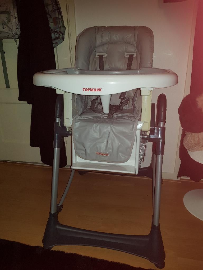 Stevige kinderstoel Topmark, Kinderen en Baby's, Kinderstoelen, Ophalen, Zo goed als nieuw, Inklapstoel, Gordel(s)