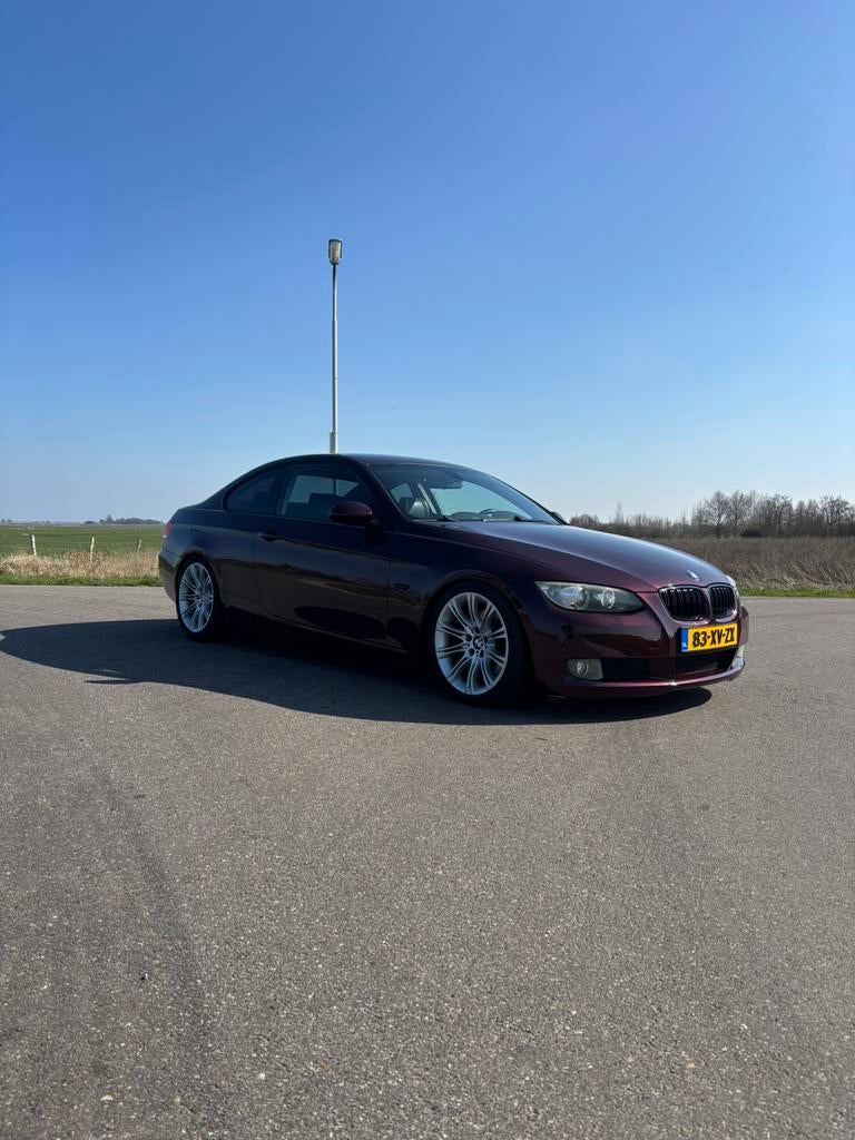 BMW e92 325, keyless entry, nieuwe apk, barbara red, Auto's, 745 kg, Achterwielaandrijving, 4 stoelen, 2996 cc