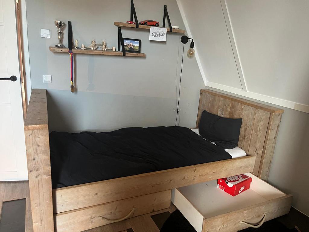 Steigerhouten 1 pers bed., Huizen en Kamers