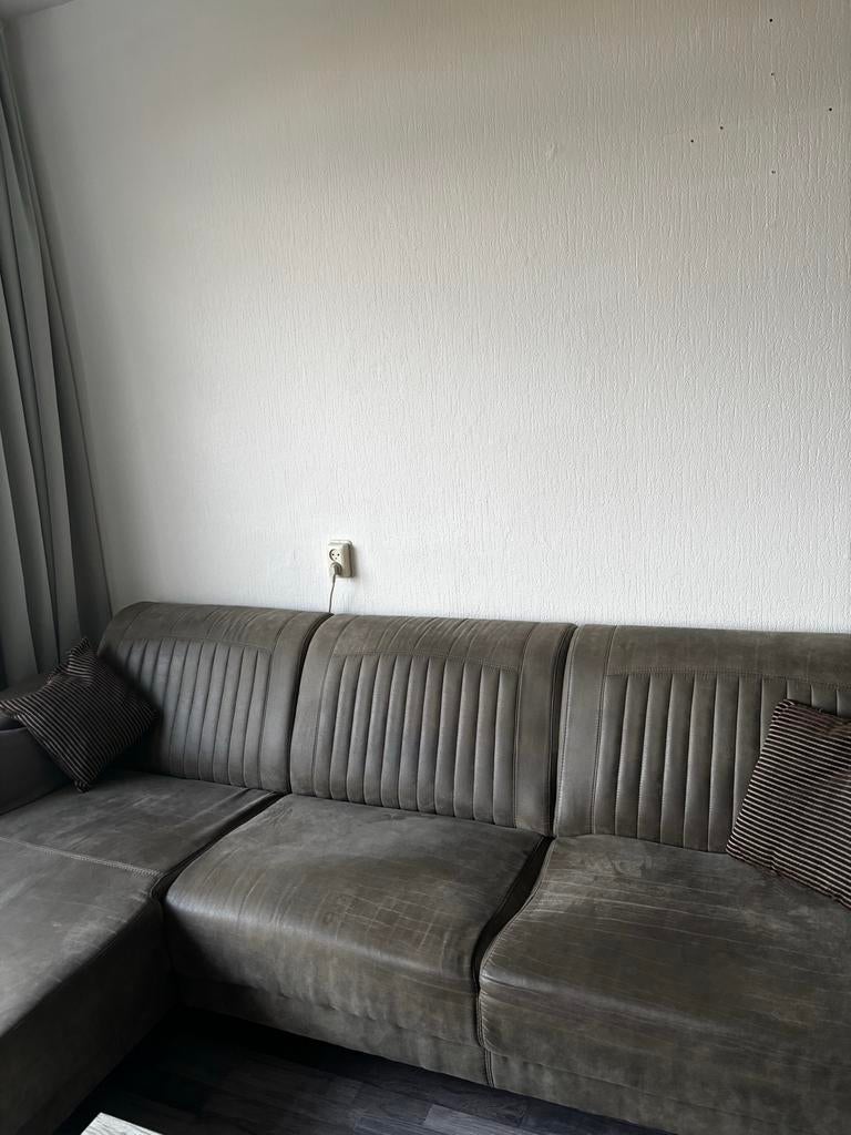 Loungebank olijf groen, Ophalen, 250 tot 300 cm, Gebruikt, 125 tot 150 cm