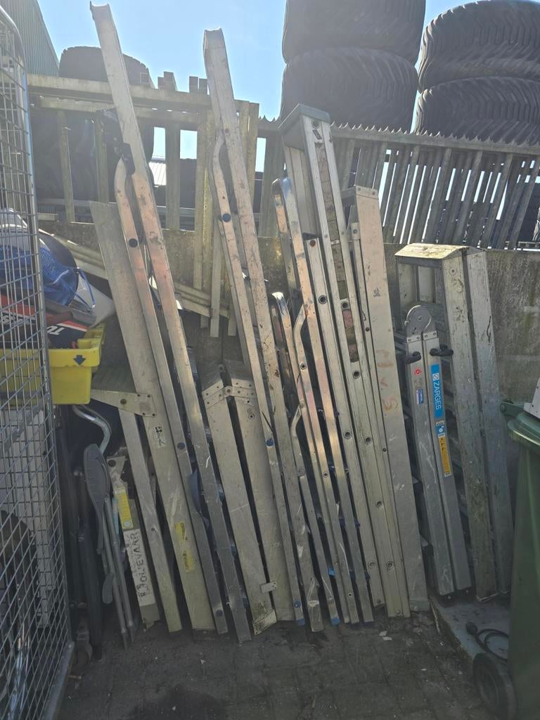 Diverse aluminium trappen en ladders te koop, Doe-het-zelf en Verbouw, Metalen, Gebruikt, Ophalen of Verzenden