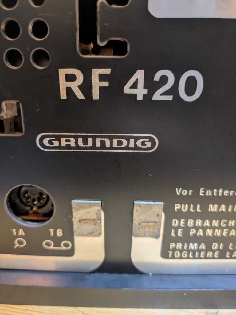 Grundig RF 420  volledig nagekeken  werkt goed, Ophalen, Gebruikt, Radio