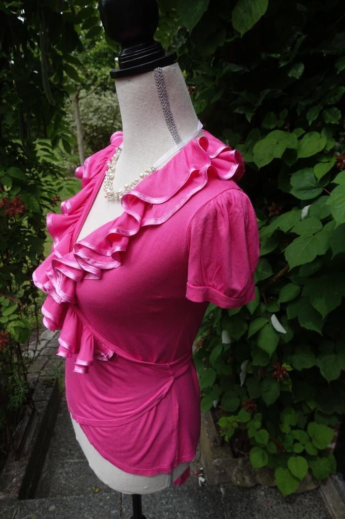 bijzondere fel roze overslag ruffle top - mt S, Ophalen of Verzenden, Zo goed als nieuw, Korte mouw, Roze