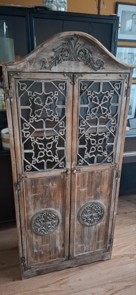 Houten kast met 4 planken, Ophalen, Gebruikt