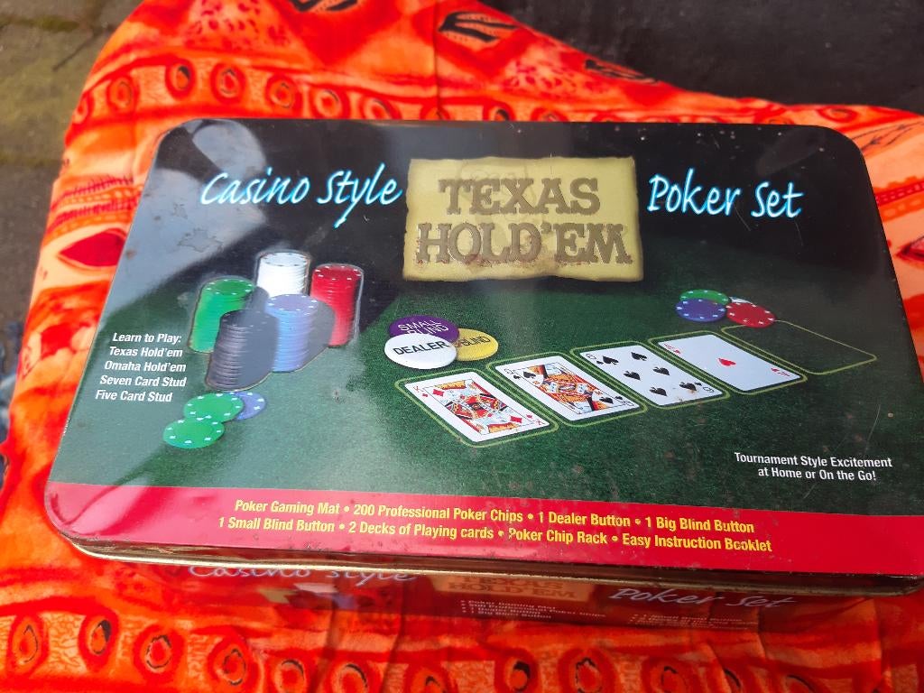 Casino Style Texas Hold'em Poker Set - 48" X 30" POKER MAt, Ophalen, Gebruikt, Casino Style Texas Hold'em, Een of twee spelers