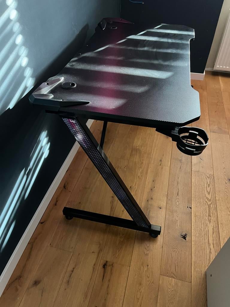 Game bureau met bekerhouder en koptelefoonhaak, Zwart, Gebruikt, Spaanplaat of MDF, Ophalen of Verzenden