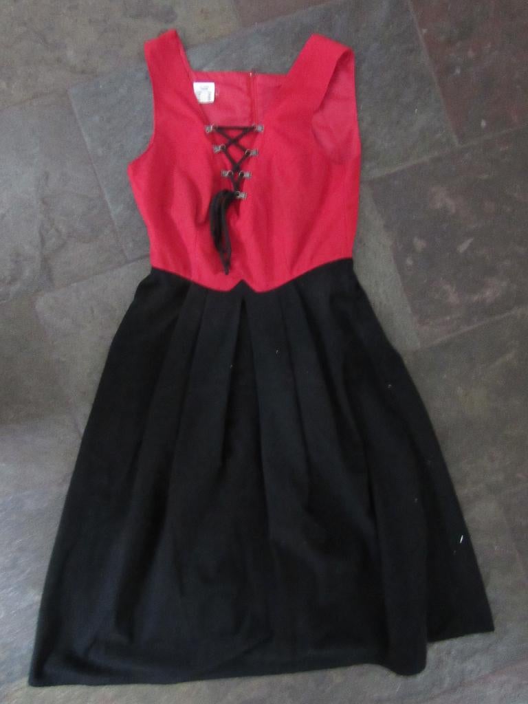 tiroler dames kleding, Maat 42/44 (L), Ophalen of Verzenden, Kleding, Overige thema's