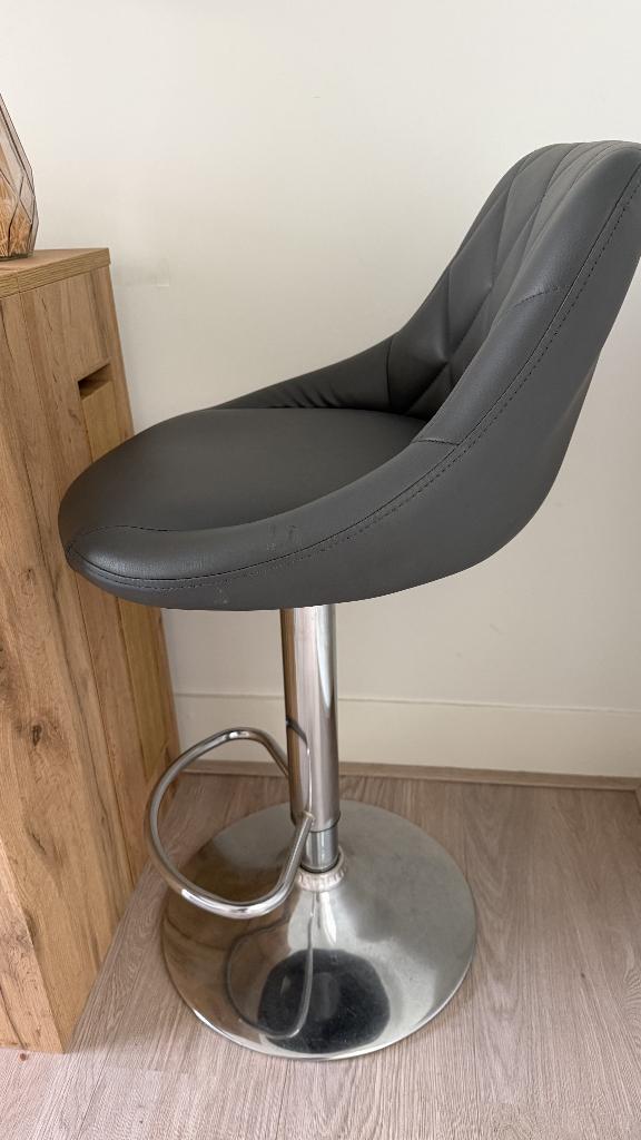 stool, Ophalen, In hoogte verstelbaar, Zo goed als nieuw, Staal