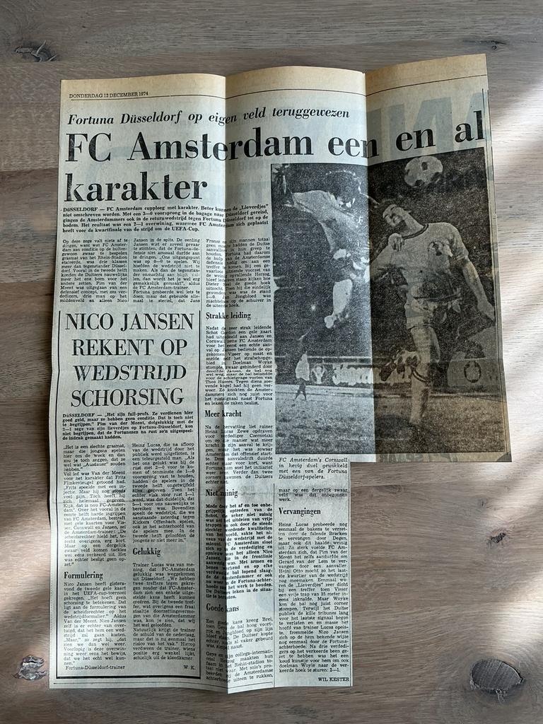 Voetbal krantenartikel Fortuna Dusseldorf FC Amsterdam 1974, Ophalen of Verzenden, Knipsel(s)