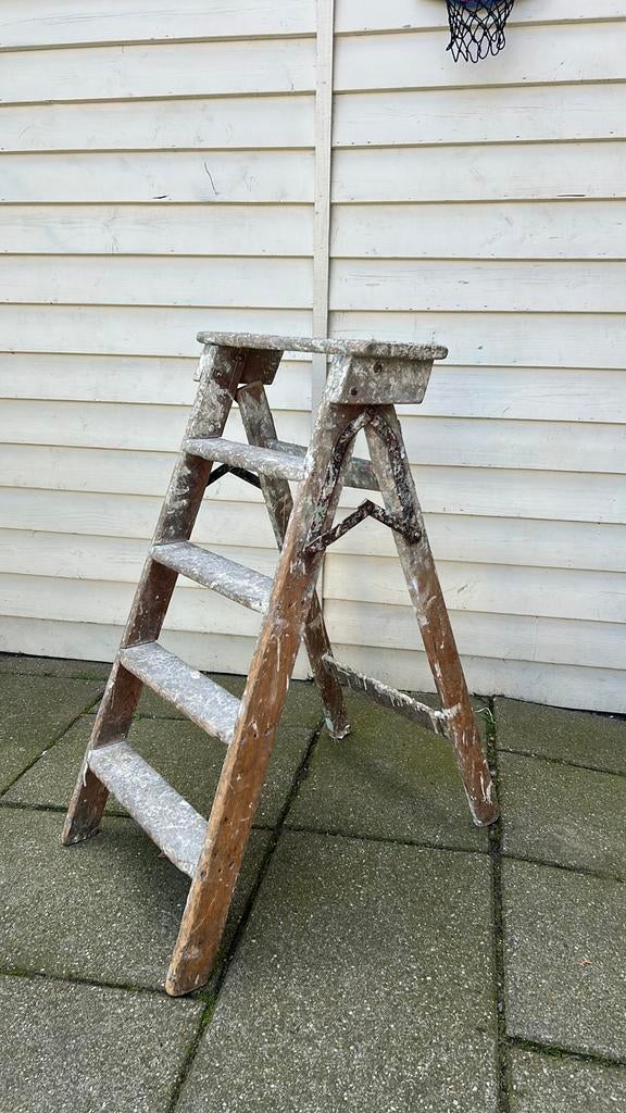 Antieke schilderstrap hout/ oude schilderstrap, Ophalen