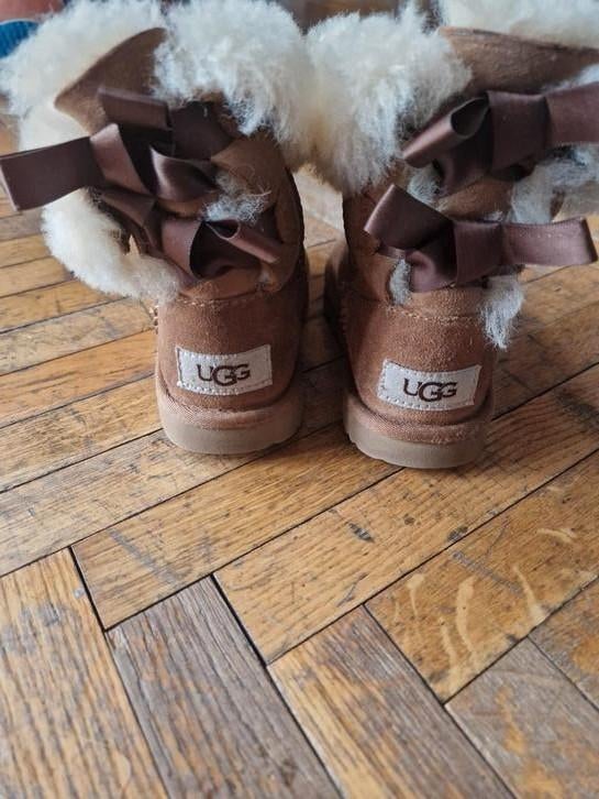 Ugg Bailey Bow II maat 27.5, Kinderen en Baby's, Kinderkleding | Schoenen en Sokken, Ophalen, UGG, Meisje, Laarzen