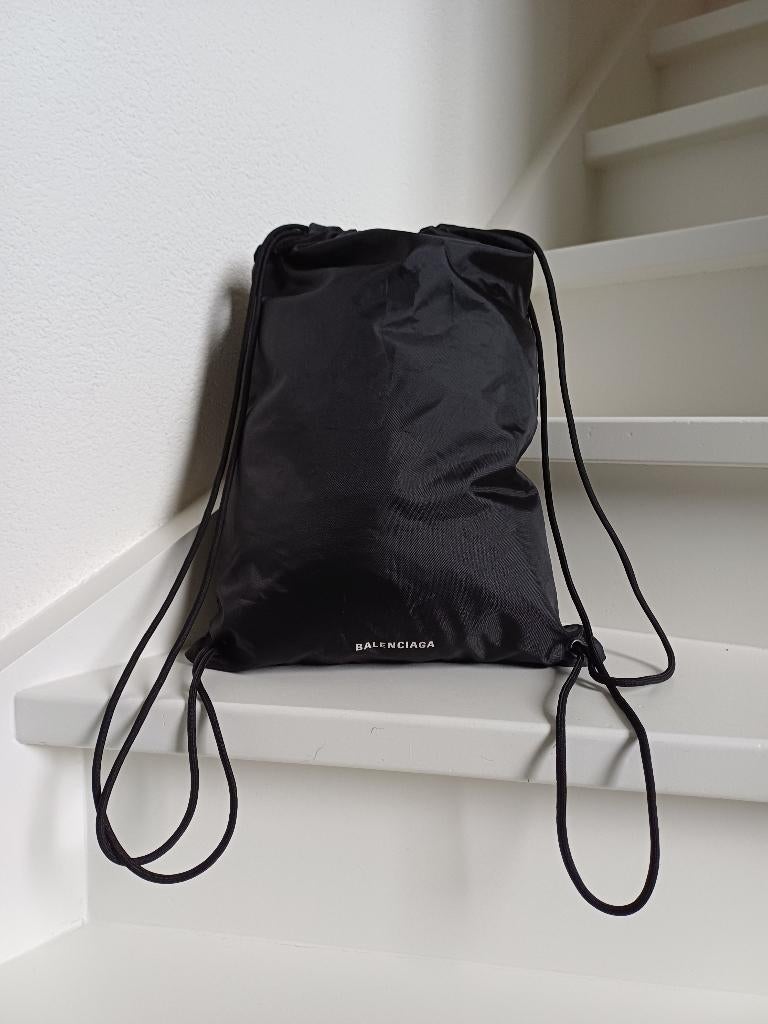 BALENCIAGA RUGTAS ZWART NIEUW, Ophalen of Verzenden, Nieuw, Overige merken, 30 tot 45 cm