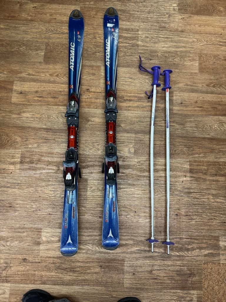 Atomic Ski's met Stokken - Gebruikt, 160 tot 180 cm, Gebruikt, ., Ophalen of Verzenden