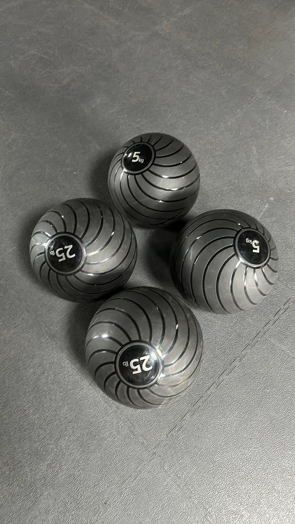 Technogym Slamballs 2 x 5 kg en 2 x 12 kg, Ophalen of Verzenden, Zo goed als nieuw, Dumbbell