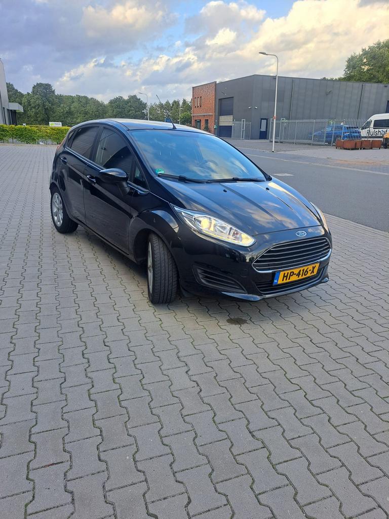 Ford Fiësta 1.5 Tdci 70KW 5DR 2015 Zwart, Auto's, Ford, Voorwielaandrijving, Stof, 1036 kg, 96 €/maand