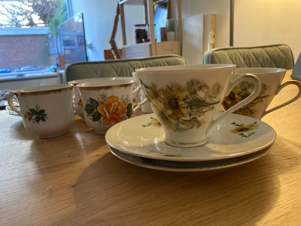 Oma's antieke kopjes, Antiek en Kunst, Antiek | Servies los, Ophalen