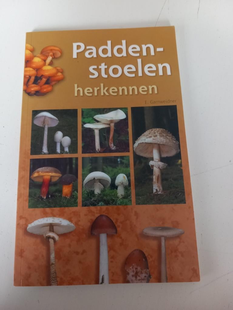 Paddenstoelen herkennen - Natuurgids, Ophalen of Verzenden, Zo goed als nieuw, Natuur algemeen, E. Garnweidner