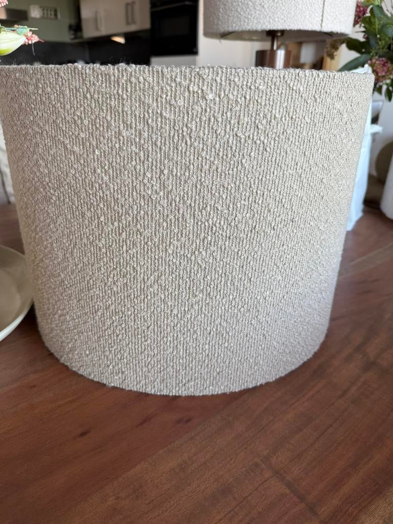 2 x grote lampenkap bouclé beige  40x30 -samen 37,50  Euro, Beige, Rond, Ophalen of Verzenden, Zo goed als nieuw
