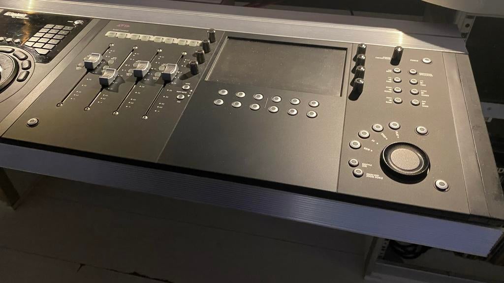 Avid Artist Set (mix+control+transport), Ophalen of Verzenden, Gebruikt, Minder dan 500 watt, Overige typen