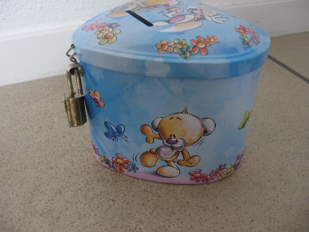 metalen hartvormige spaarpot met Pimboli en Mimihopps, Verzamelen, Diddl, Ophalen of Verzenden, Verschillende figuren, Zo goed als nieuw