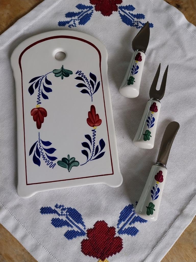 Boerenbont kaasplankje met mesjes en vorkje, Ophalen of Verzenden