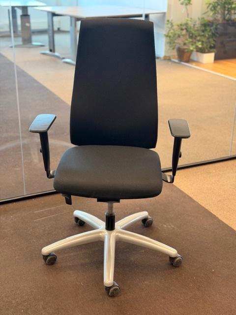 Interstuhl Ergonomische stoel / werkstoel / stoel, 20 stuks, Gebruikt, Zwart, Ophalen of Verzenden, Bureaustoel