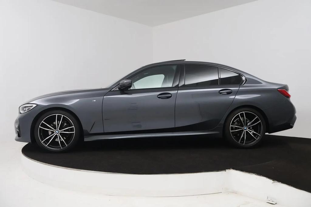 BMW 3 Serie 320i High Executive (PANORAMADAK, C € 32.945,0, Automaat, 1998 cc, Achterwielaandrijving, Gebruikt