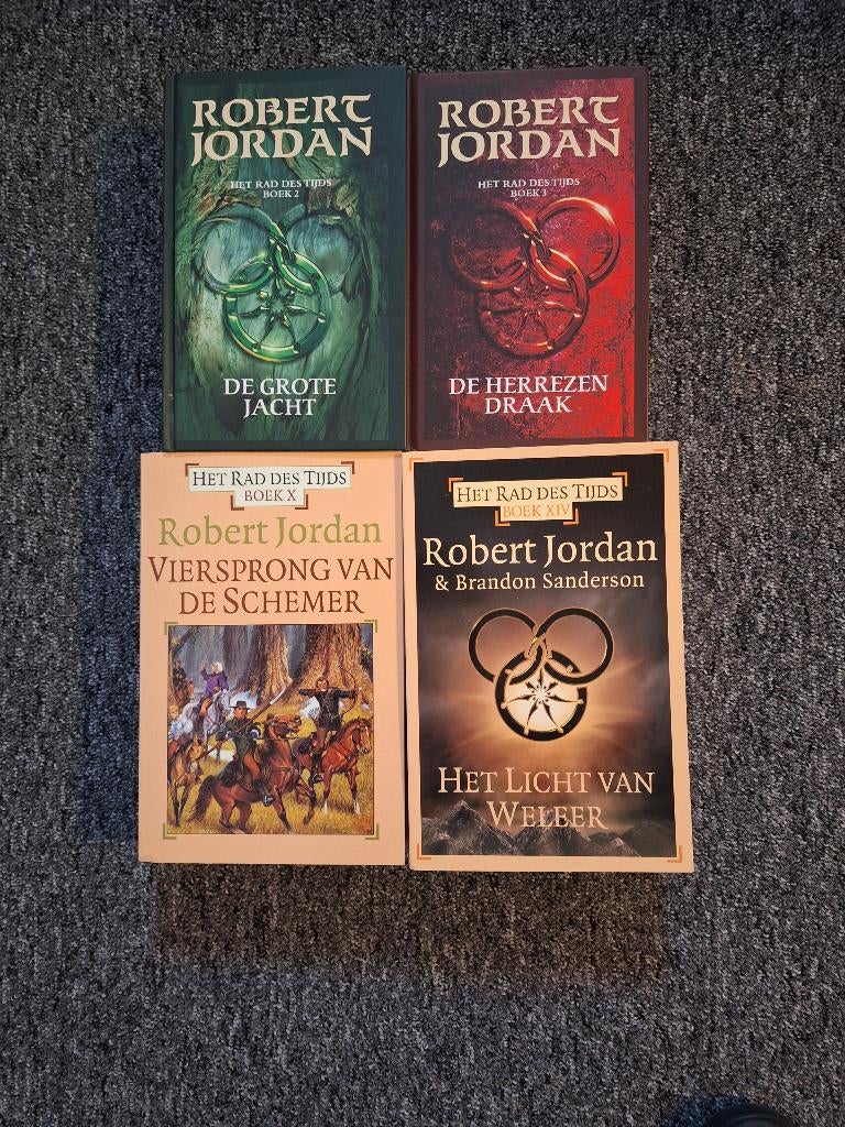 Het rad des tijds Robert Jordan 4 delen, Boeken, Ophalen of Verzenden, Gelezen