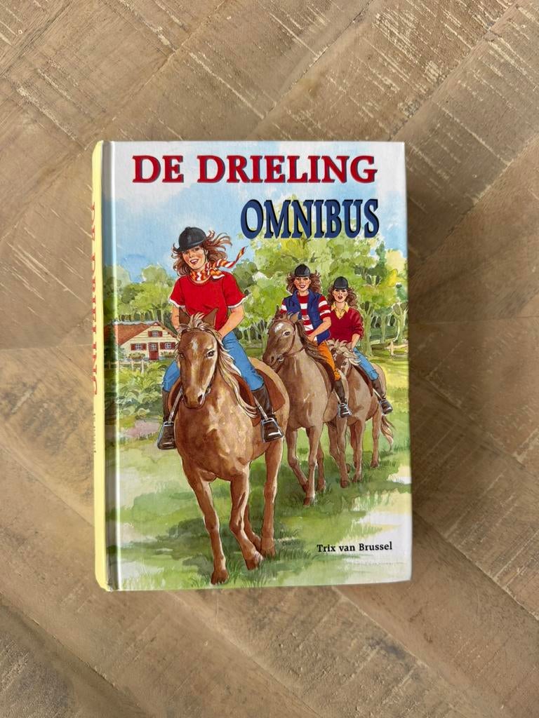 T. van Brussel - De drieling omnibus, Gelezen, T. van Brussel, Ophalen of Verzenden, Fictie