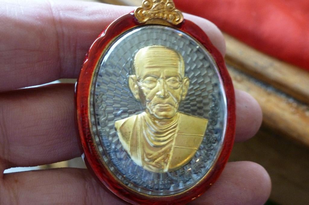 Bodemprijzen Thaise amuletten grote voorraad spotgoedkoop, Overige materialen, Ophalen of Verzenden, Zo goed als nieuw, Overige kleuren