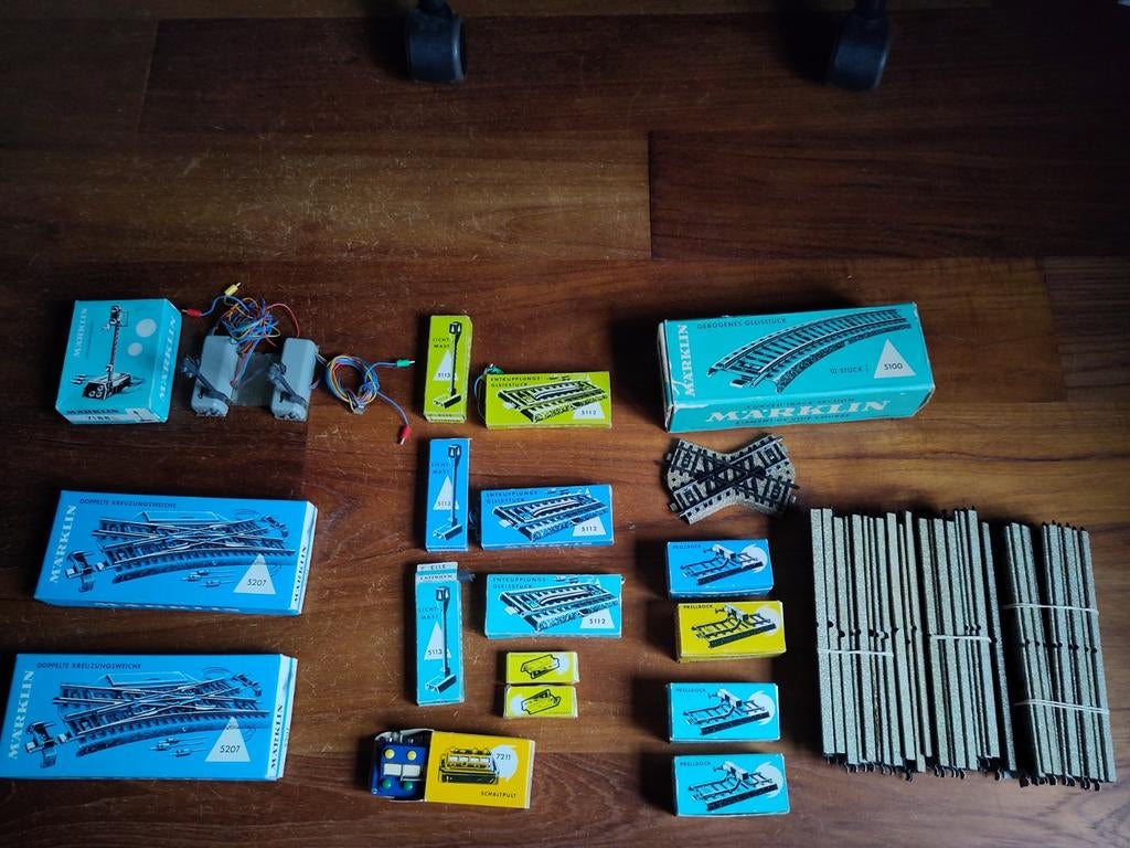 Märklin rails, Hobby en Vrije tijd, Modeltreinen | H0, Wisselstroom, Locomotief, Ophalen of Verzenden, NS