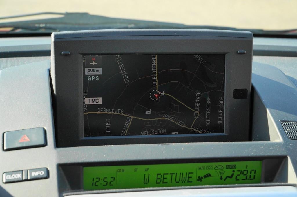 Mazda 5 2.0 Active 7 PERSOONS NAVI, Auto's, Mazda, 145 pk, Gebruikt, 4 cilinders, 7 stoelen