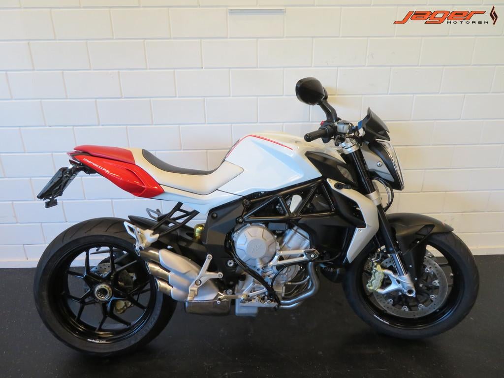 MV Agusta BRUTALE 800 NIEUWSTAAT HISTORIE (bj 2015)