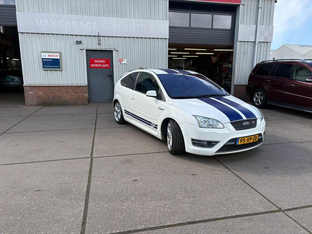 Ford Focus 2.5-20V ST Distributie, koppeling, banden remmen, Gebruikt, Parkeersensor, Wit, 11 km/l