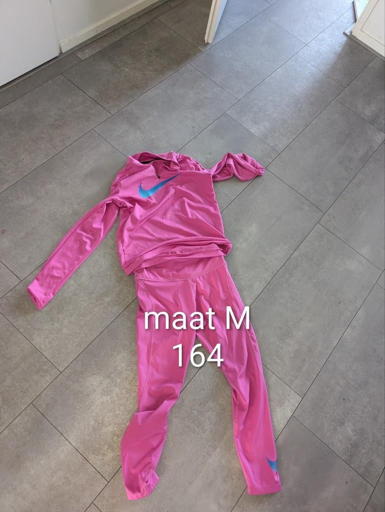 Roze trainingspak maat M, Ophalen of Verzenden, Fitness of Aerobics, Roze, Maat 34 (XS) of kleiner