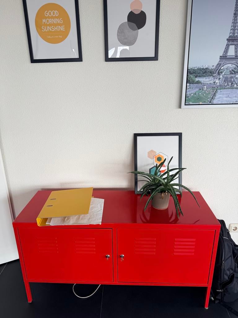 IKEA metalen dressoir/opbergkast - rood, zeer goede staat, Ophalen, Zo goed als nieuw