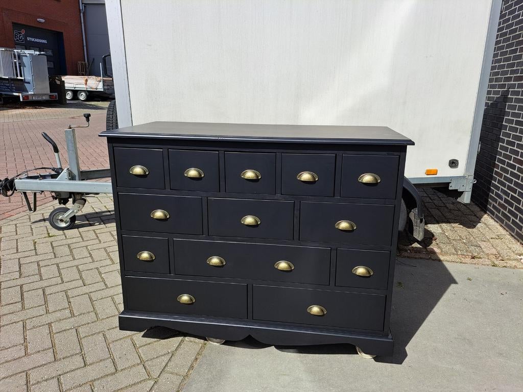 Matzwarte ladekast  commode   refurbished 13 lades, Huis en Inrichting, Kasten | Ladekasten, Ophalen, RoDeKo Volendam, R.kooij65@gmail.com