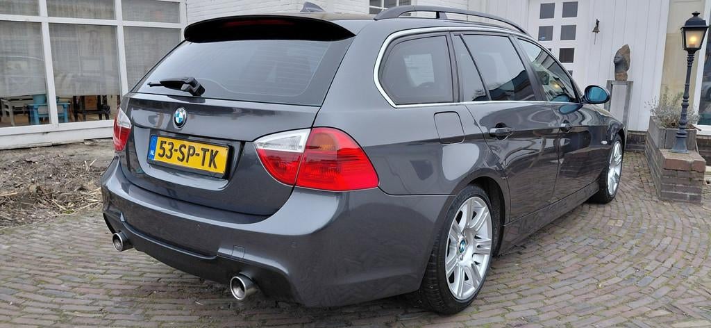 BMW 3-serie Touring 325i High Executive M-Sport Edition, Led, Automaat, Parkeersensor, Achterwielaandrijving, Gebruikt