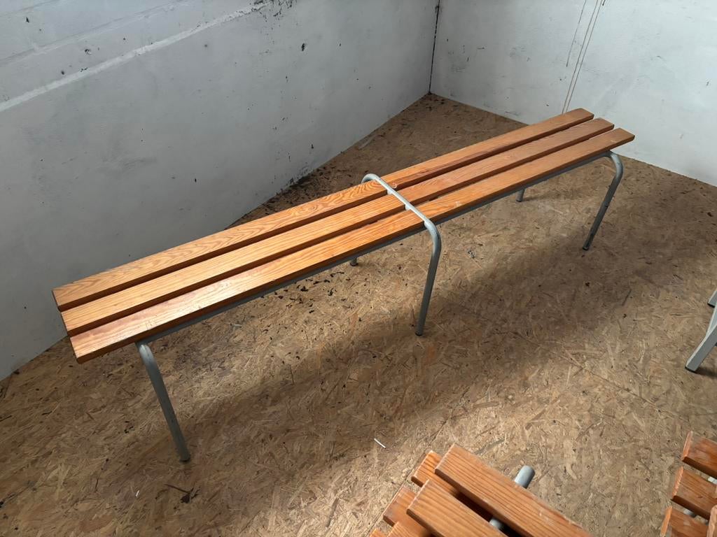 Kleedkamer bankjes, Ophalen, Gebruikt