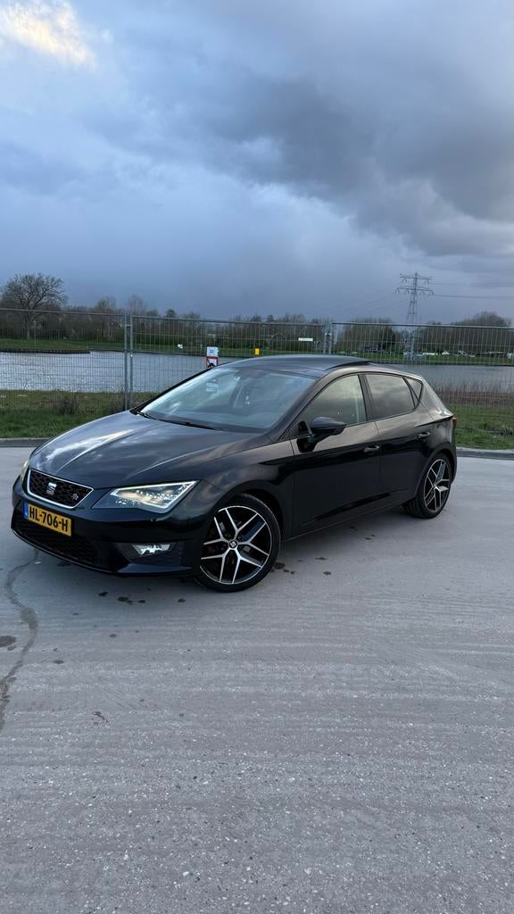 Seat Leon 1.4 TSI ACT 110KW/150PK Dsg7 2015 Zwart, Auto's, Seat, 4 cilinders, Leon, Origineel Nederlands, 1395 cc