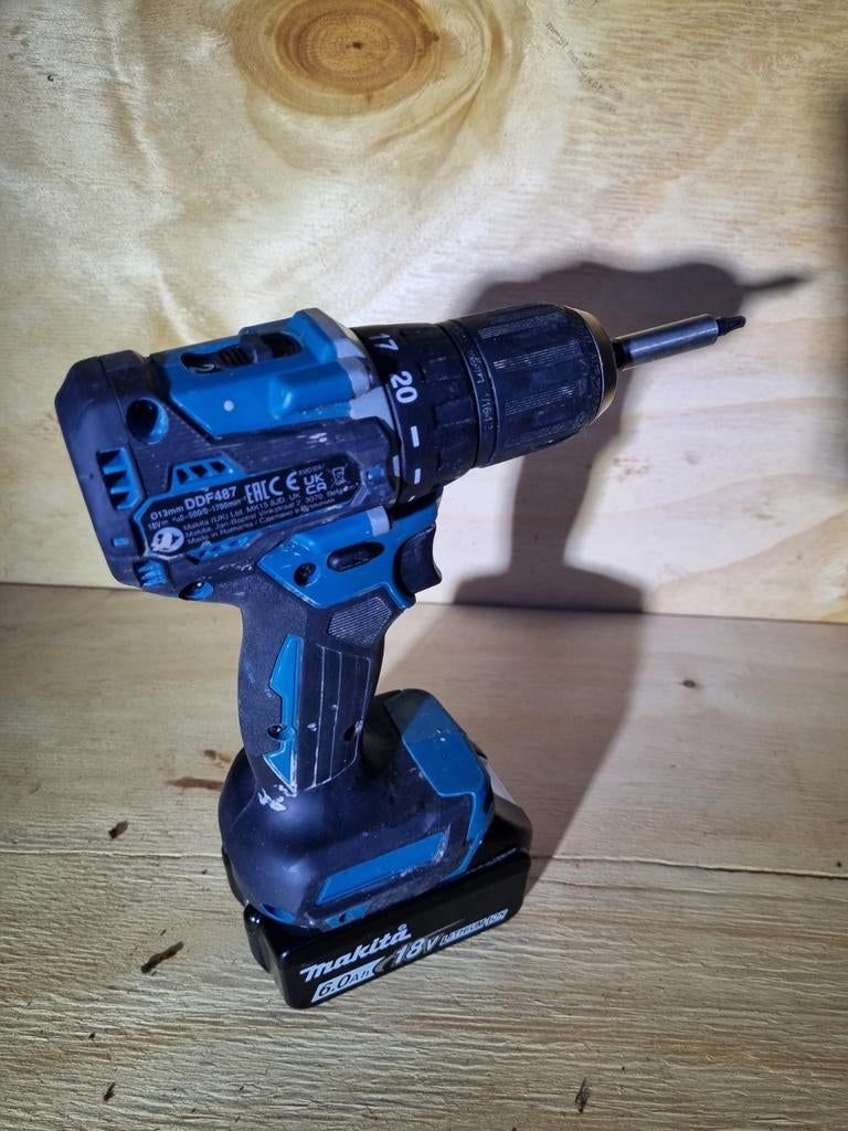 Makita DDF487 Boor- en Schroefmachine, Variabele snelheid, Ophalen of Verzenden, Minder dan 400 watt, Zo goed als nieuw