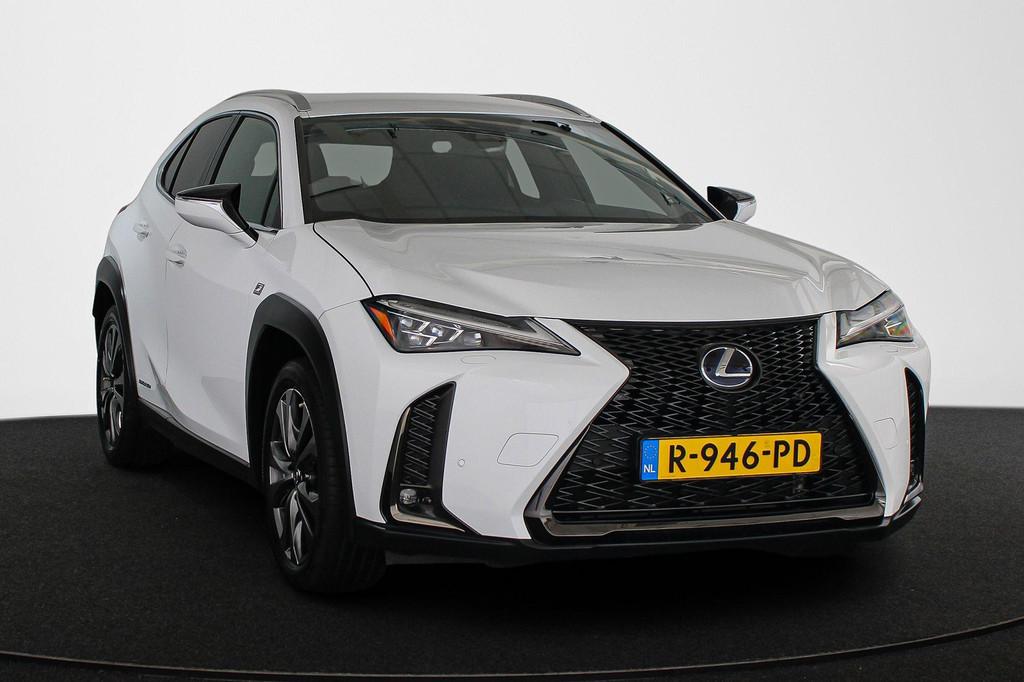 Lexus UX 250h AWD F Sport Premium Head-Up Camera Stoelverwar, Automaat, Gebruikt, 4 cilinders, Wit