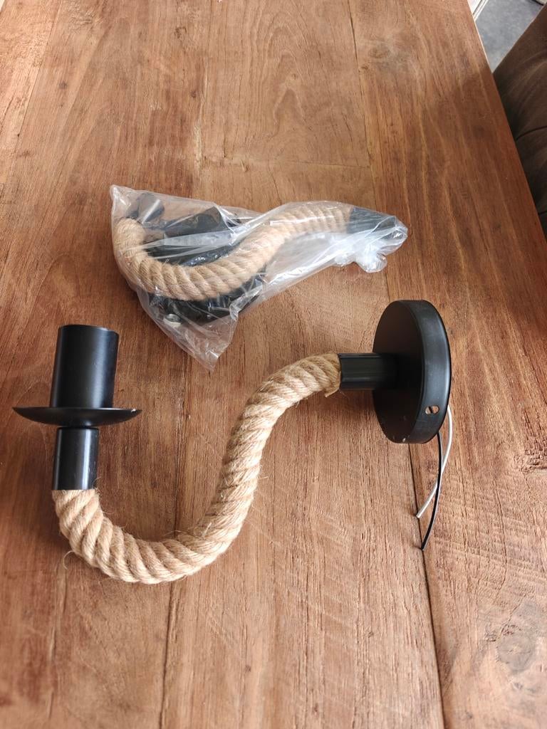 2 NIEUWE landelijke stoere wandlampjes touw en zwart ijzer, Huis en Inrichting, Lampen | Wandlampen, Ophalen of Verzenden, Nieuw