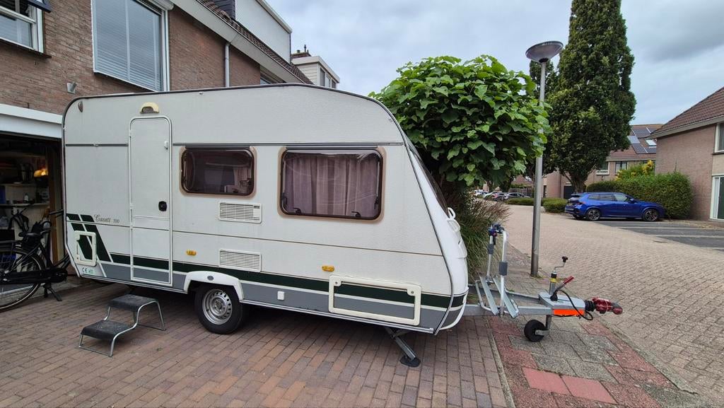 Chateau Carratt 390, compleet en klaar voor gebruik, Caravans en Kamperen, Treinzit, Particulier, Koelkast, Tot en met 4